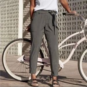 ATHLETA | Featherweight Skyline Paper Bag Pants Arbor Olive Green Size 8T